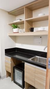O bucătărie sau chicinetă la The Grid Co-Living Managed by HII