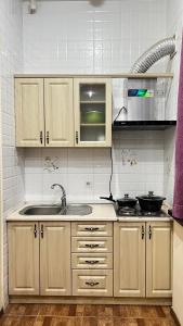 Kuchyň nebo kuchyňský kout v ubytování Hayot Hostel