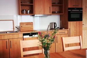 Η κουζίνα ή μικρή κουζίνα στο Ferienwohnung am Zehntkeller +3 φωτογραφίες