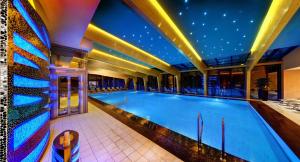 The swimming pool at or close to Wellness Hotel Chopok