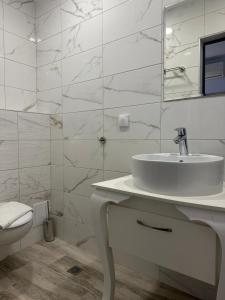 A bathroom at Just Studios