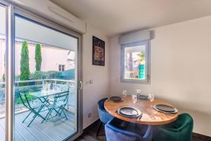 Zdjęcie z galerii obiektu Villa Elena - Studio proche plage avec terrasse w Cannes