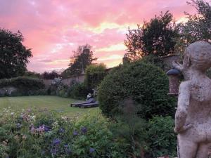 Gallery image of Lodge House in Grounds of Victorian Country Estate in Taunton