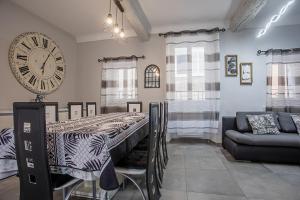 Posedenie v ubytovaní Maison de village Carcès + 13 fotografií