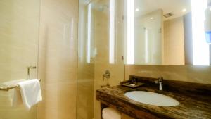 O baie la The Excelton Hotel