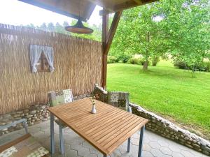 Zahrada ubytování Landhaus Bender Ferienwohnung mit Terrasse und Garten