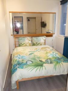 Posteľ alebo postele v izbe v ubytovaní Gentlemen appartement au premier étage à 50 metres de la mer