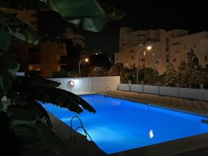 Basen w obiekcie Casa Mercedes 2 bedroom apartment Where beach and city meet BY NAMASTE ELITE lub w pobliżu