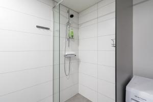 Koupelna v ubytování Hiisi Homes Espoo Finnoo + 50 fotografií