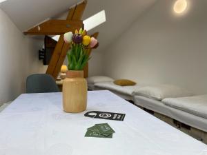 A bed or beds in a room at Hotel COLCHI