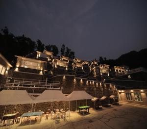 Fotografie z fotogalerie ubytování 360 South, Khandala v destinaci Lonavala