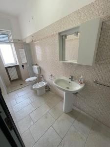 A bathroom at HOME SALENTO