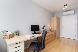Zdjęcie z galerii obiektu Solna Apartment with Parking Cracow by Noclegi Renters w Krakowie +18 zdjęć