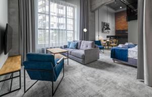 MONTOWNIA Lofts & Experience的休息区