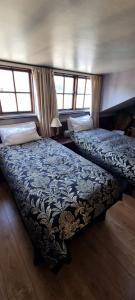 Tempat tidur dalam kamar di The Kilverts Inn