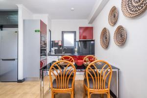 Kuchyň nebo kuchyňský kout v ubytování Ocean Panorama Apartments by Homie