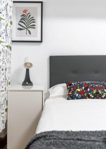 Posteľ alebo postele v izbe v ubytovaní Ybarra apartment by People Rentals