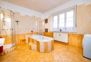 Kúpeľňa v ubytovaní Ferienwohnung ALEX