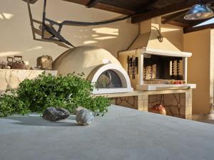 Kuchyň nebo kuchyňský kout v ubytování Villa Kanalos - Private Pool & Stunning Views, by ZanteWize + 36 fotografií