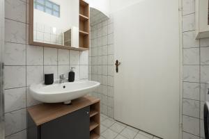 Kúpeľňa v ubytovaní Lovely 1-bedroom apartment next to Praterstern