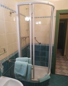 Un baño de Hotel Svatý Tomáš