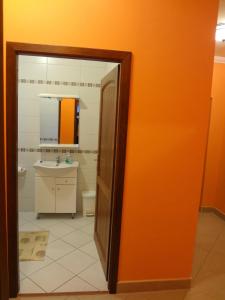 A bathroom at Horváth Vendégház