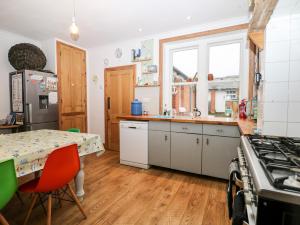 Кухня или кухненски бокс в Solent Sea View