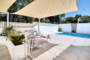 Imagen de la galería de Brancs, en L'Escala