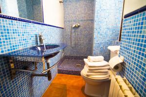 Koupelna v ubytování Arteaga Hostal & Baños Arabes Elvira