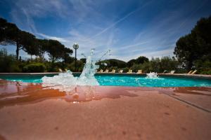 Bazén v ubytovaní Hotel Panoramic Montepulciano alebo v jeho blízkosti