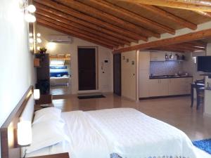 TV a/nebo společenská místnost v ubytování B&B Suite