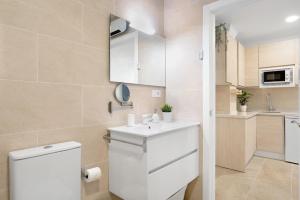 Η κουζίνα ή μικρή κουζίνα στο Loft Centro Historico Barbate +13 φωτογραφίες