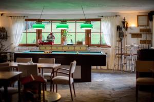 Salon ili bar u objektu Hotel Al Plan Dolomites