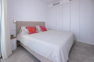 Posteľ alebo postele v izbe v ubytovaní Villa Yolo Sur Private Pool Corralejo By Holidays Home
