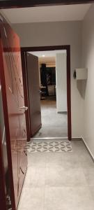 תמונה מהגלריה של Charmant F2 à SkyNui, piscine de 25m et vue mer בפפאטה