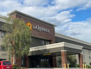 a building with a sunflower on top of it at La Quinta by Wyndham Harrisburg Airport Hershey in Harrisburg