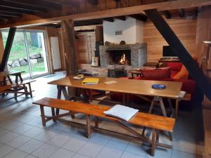 Posedenie v ubytovaní Gîte de Montagne "Les Ecorces"