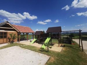 Lotti Residence Exclusiv 8230 Balatonfüred, Bocsár-dűlő 0120/25 HRSZ ( Koczor pincészett mellett ) kép - 2