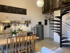 Η κουζίνα ή μικρή κουζίνα στο Maison Secrète Apartment 2