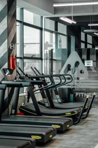 Spordikeskus ja/või sportimisvõimalused majutusasutuses Hills Resort Hotel