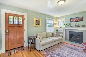 Fotografie z fotogalerie ubytování Charming Eugene Vacation Home 1 Mi to Dtwn! v destinaci Eugene