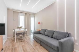 A seating area at BO13 -Crescenzago- Bright - Wifi - Elegant
