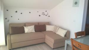 A seating area at Villa Lilium
