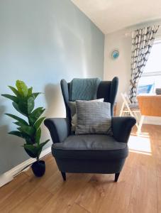 Gallery image of Viewing Room, seaview 30 seconds from beach in Broadstairs