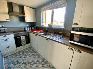 Gallery image of Viewing Room, seaview 30 seconds from beach in Broadstairs
