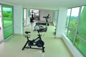 Fitness centrum a/nebo fitness zařízení v ubytování Apartaestudio Norte de Armenia excelente ubicacion