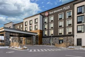a rendering of the exterior of a best western plus hotel at Best Western Plus Parry Sound in Parry Sound
