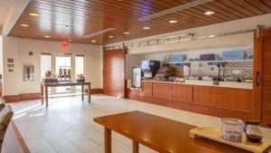 Veitingastaður eða matsölustaður á Holiday Inn Express Columbus Airport Easton