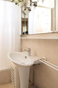 Fotografie z fotogalerie ubytování Elegant apt for 2 near the Montparnasse tower v Paříži