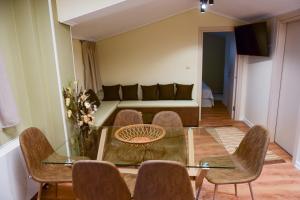 Гостиная зона в Nikole's Villas Cozy 80m2